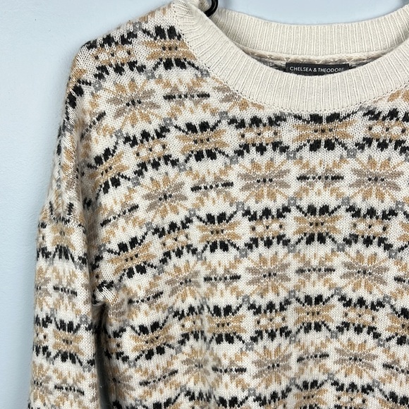 Chelsea & Theodore wool blend size medium cozy sweater - Picture 2 of 7